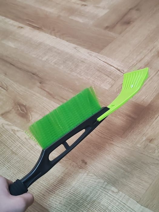 Автомобильная щётка