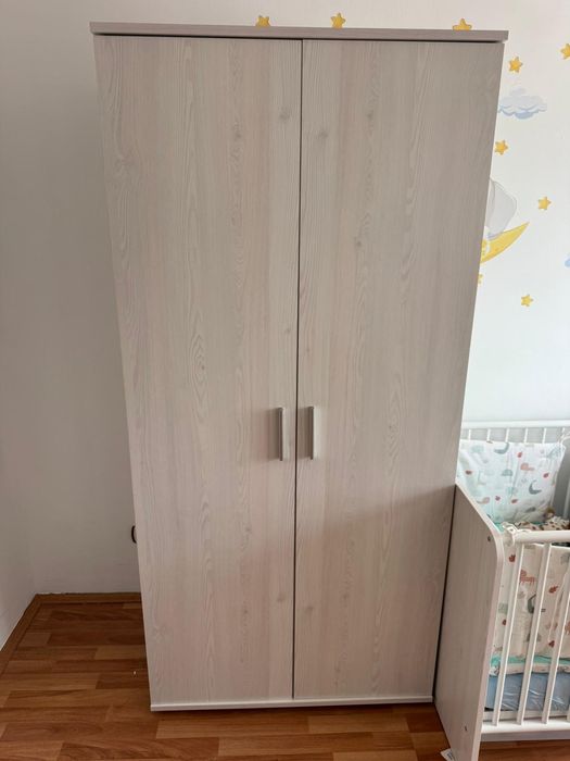 Set mobilă: Dulap + Pătuț copii cu saltea