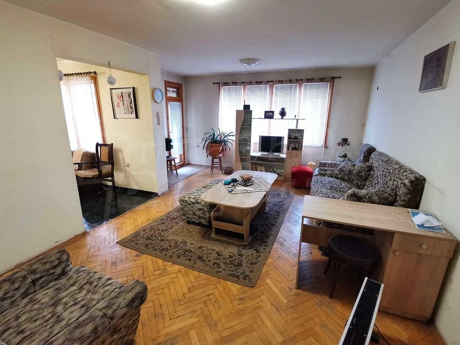 Продава се Многостаен апартамент в Пазарджик, Център - 135 кв.м за 1000 €/кв.м - Снимка #3