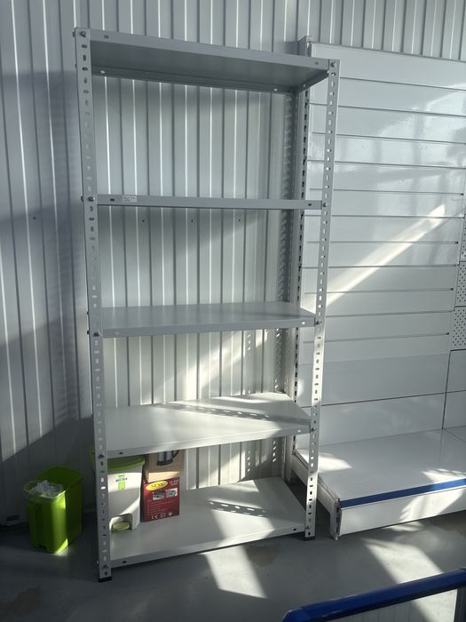 Стеллажи, витрины для магазина и склада