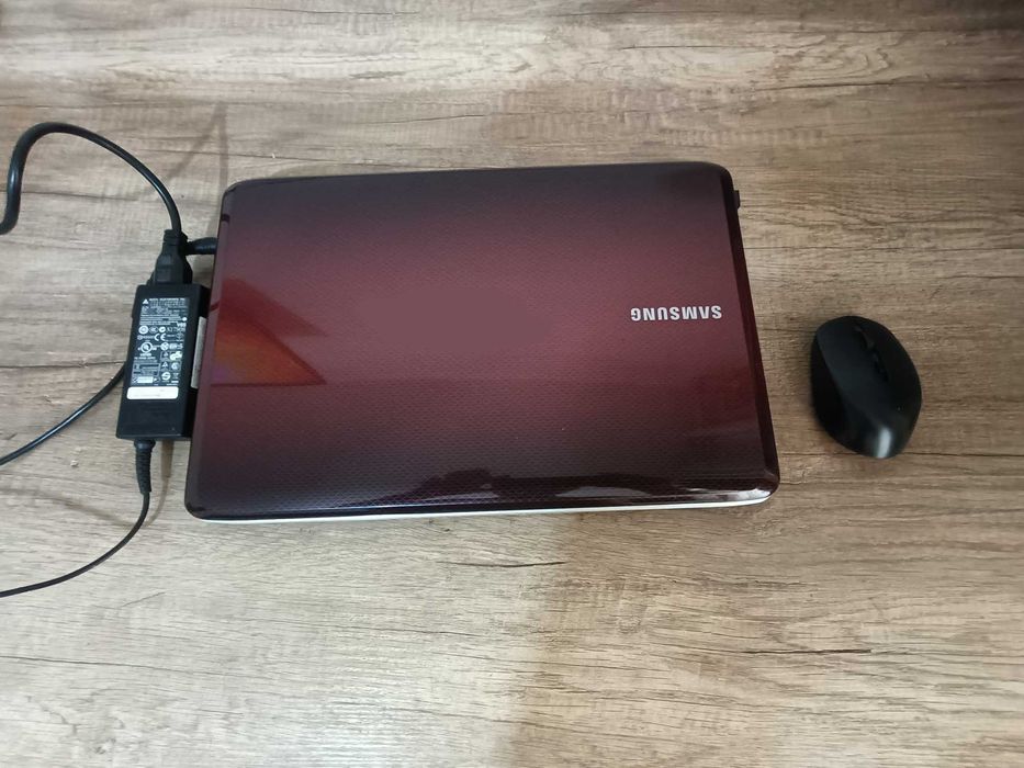 Ноутбук — модель Samsung R528