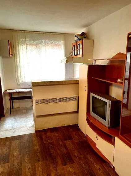 Дава се под наем Двустаен апартамент в Бургас, Възраждане - 68 кв.м за 178.5 € - Снимка #2