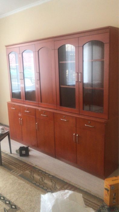 Продаю книжный шкаф