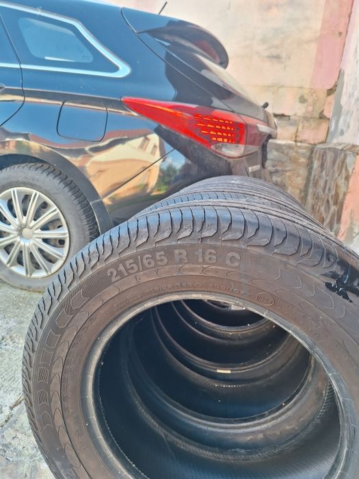Vând cauciucuri în stare foarte bună