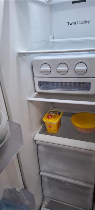 Продам холодильник Самсунг.