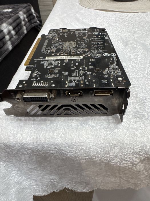 Видио карта гигабуте 1050 TI