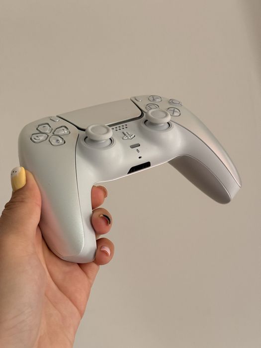 Sony PS5 DualSense Controller Chroma Pearl