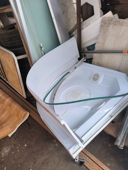 Душевая кабина в отличном состоянии