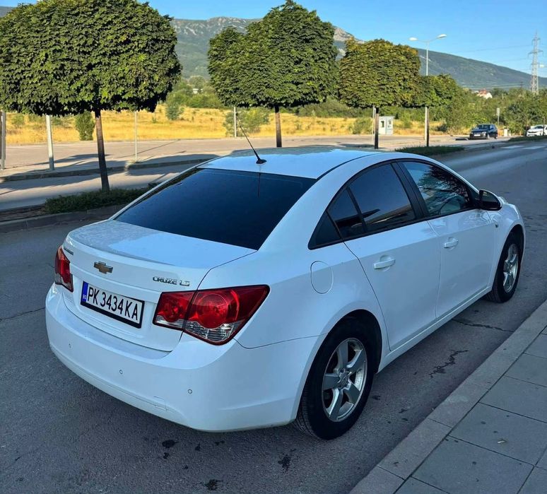 Chevrolet Cruze 1.8 на части
