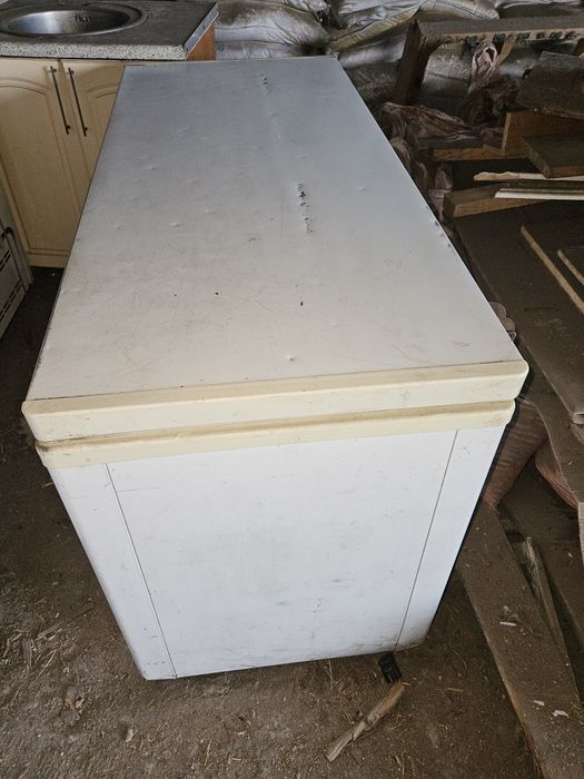 Продам морозильник