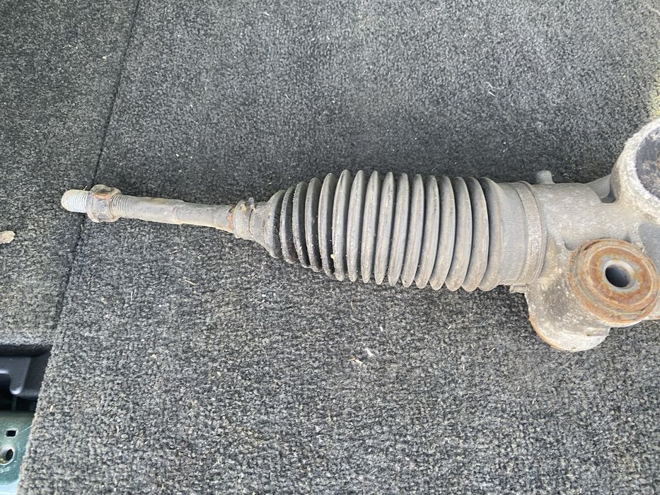 Кормилна рейка yaris 06-11 XP90