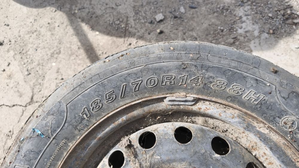 Продам диски с резиной .