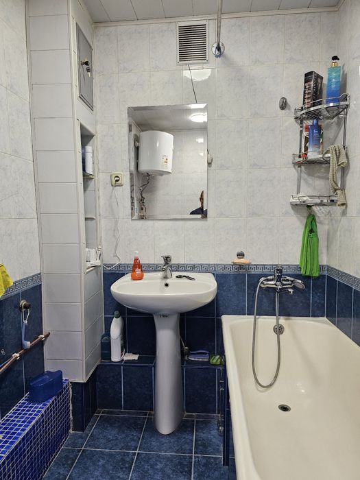 Продается 3 комн квартира напротив северного вокзаал