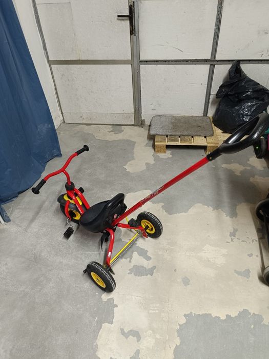 Vind tricicletă pentru copii