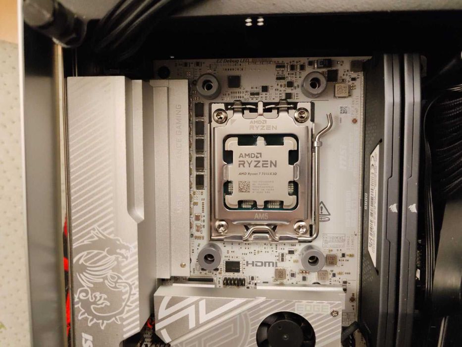 Mini ITX PC,RX 9700XT, 32Gb 6400Mhz, ryzen 7 7800x3d, 850w PSU )