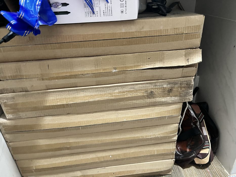 Керамогранит плитка / кафель продам срочноо