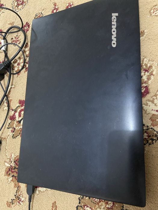 Продаю ноут Lenovo б/у срочно