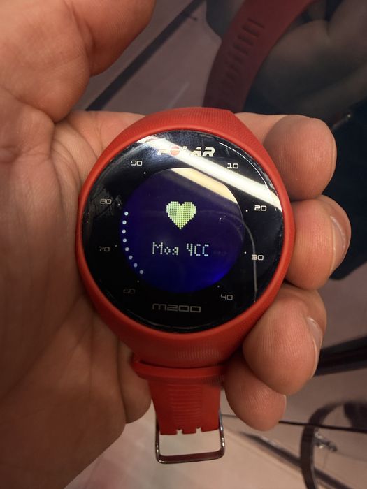 Спортивные часы Polar M200