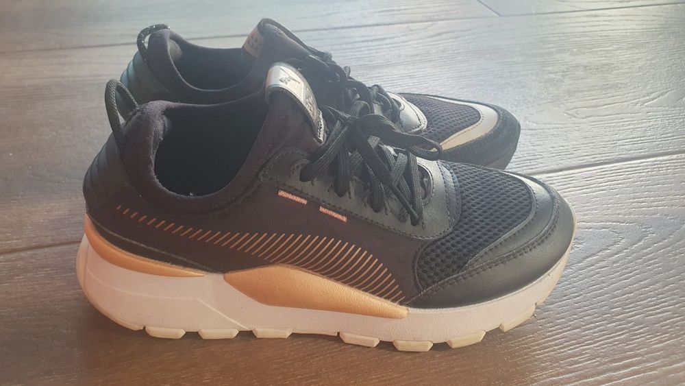 Маратонки puma еднакъв номер,но различен цвят.