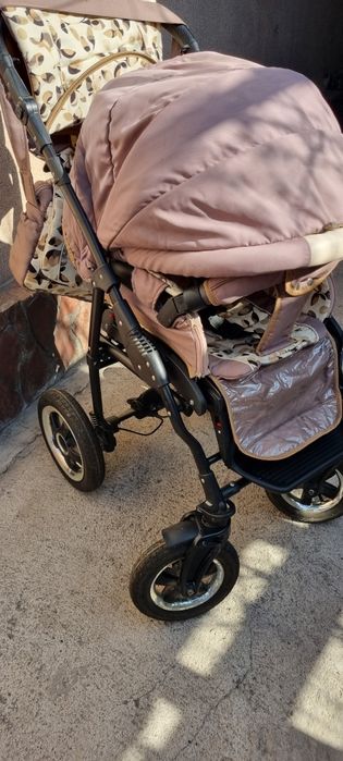 Продам коляску ADAMEX