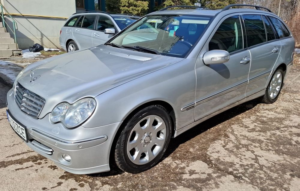 Vând mercedez  din 2004