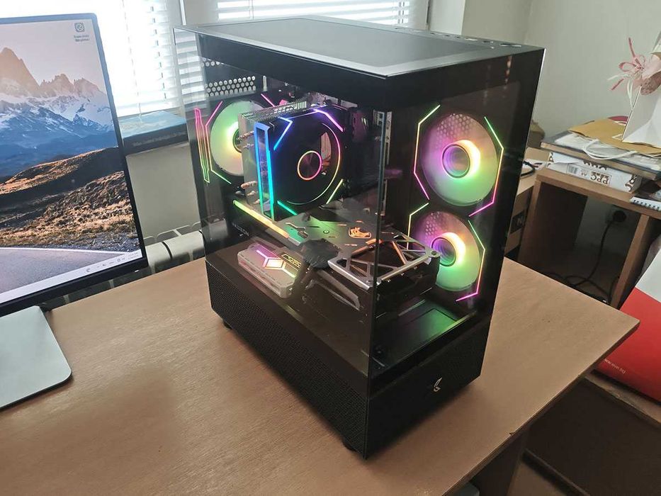 Геймърски компютър, Ryzen 5600x, Rx 6700XT, 32gb Ram, 1tb nvme, 650W