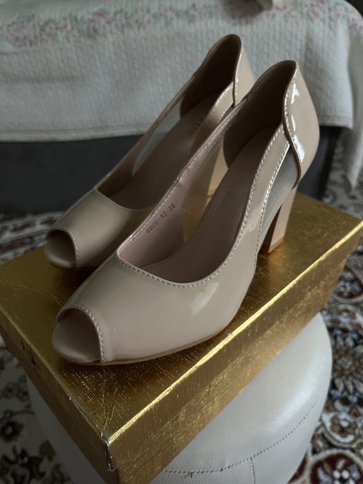 Туфли открытые