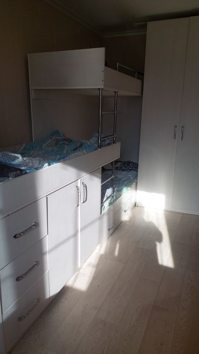 Продам трехъярусную кровать