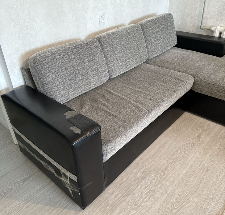 Диван с 3 подушками