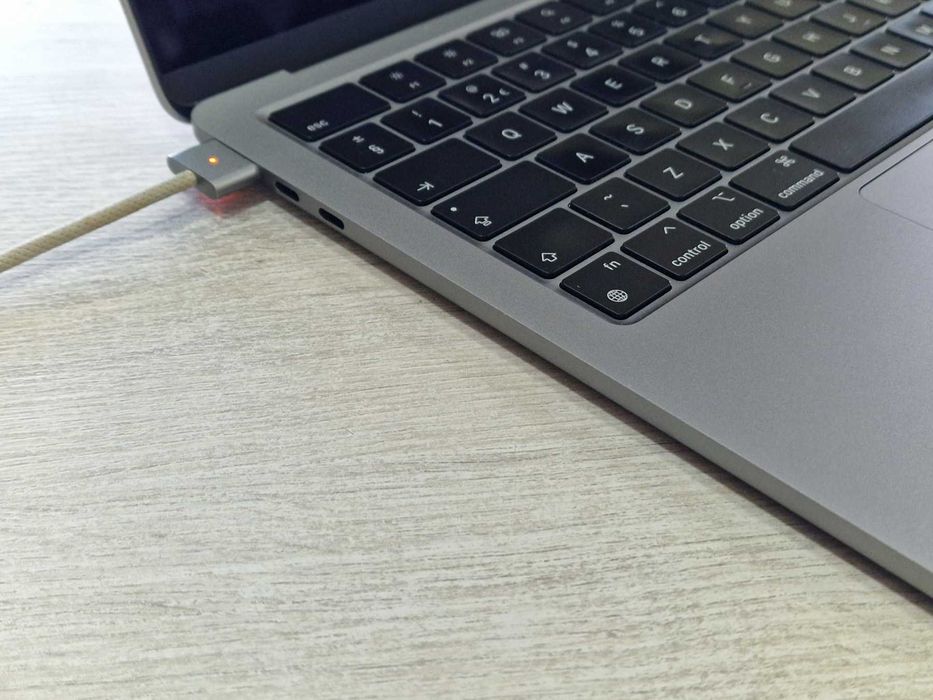 Apple MacBook Air 13 M2 (2022)