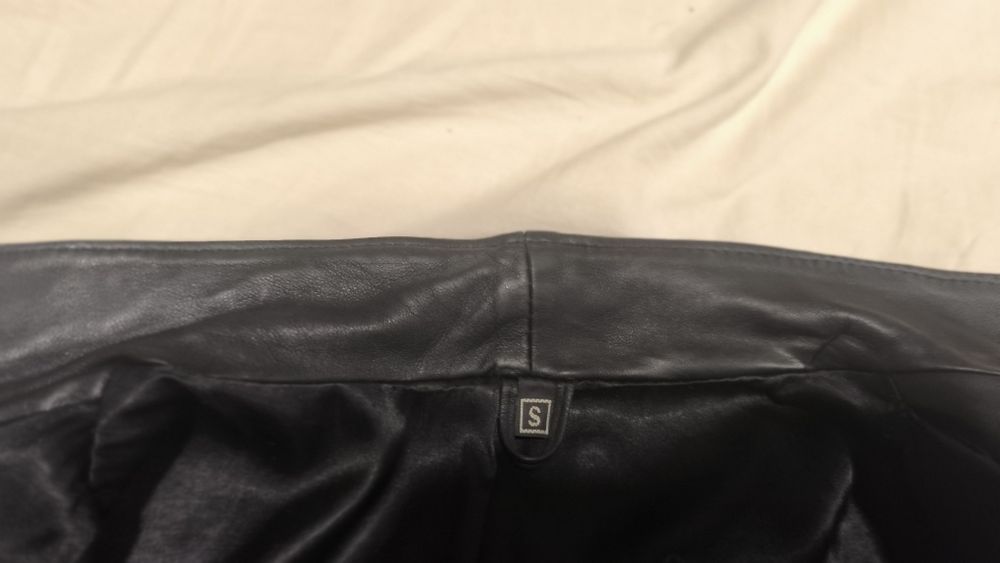 Дамско кожено яке.