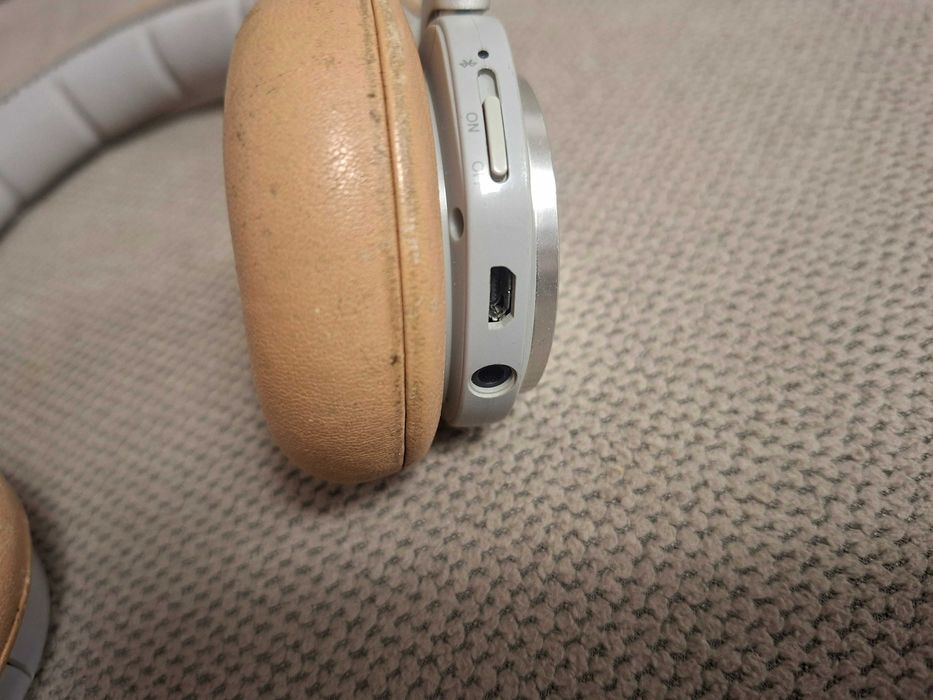 Casti On Ear Bang & Olufsen BeoPlay H8