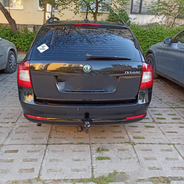 Продавам Шкода Октавия 2