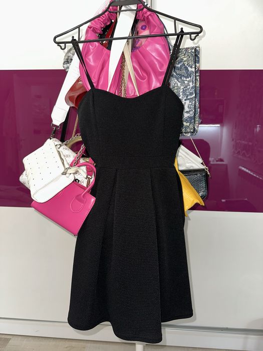 Черна къса рокля