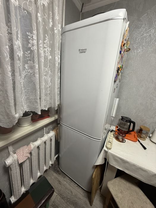 Продам холодильник