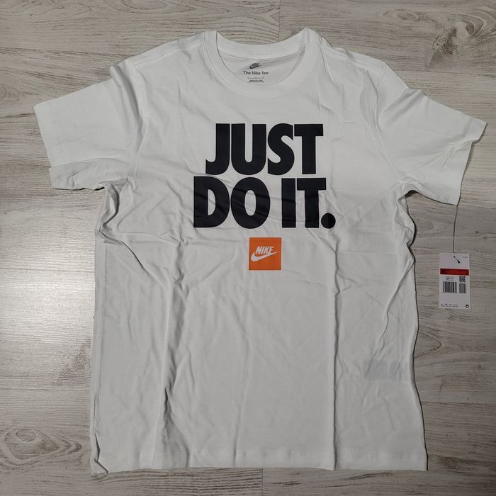 Tricou Nike, mărime L, nou cu etichetă