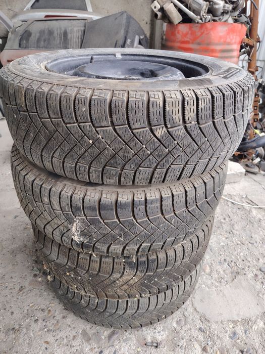 R 15 РЕЗИНА продам
