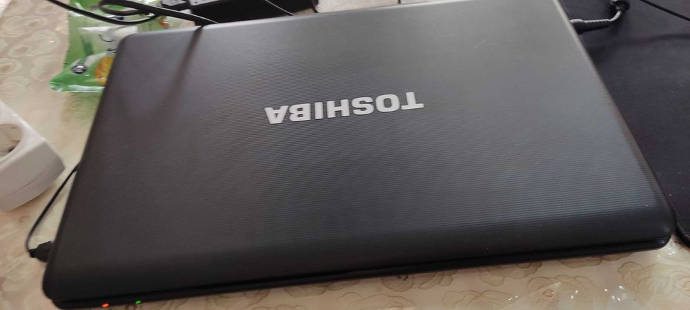 Ноутбук  toshiba