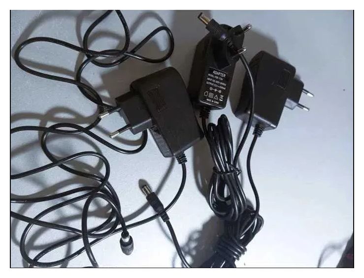 адаптер , блок питания 12v 1.5A