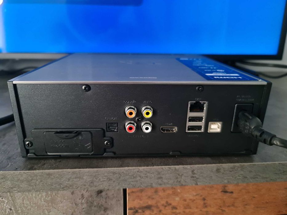 Multimedia Player TVIX by DVICO HD M-6600N cu HDD de 1.5 TB inclus.