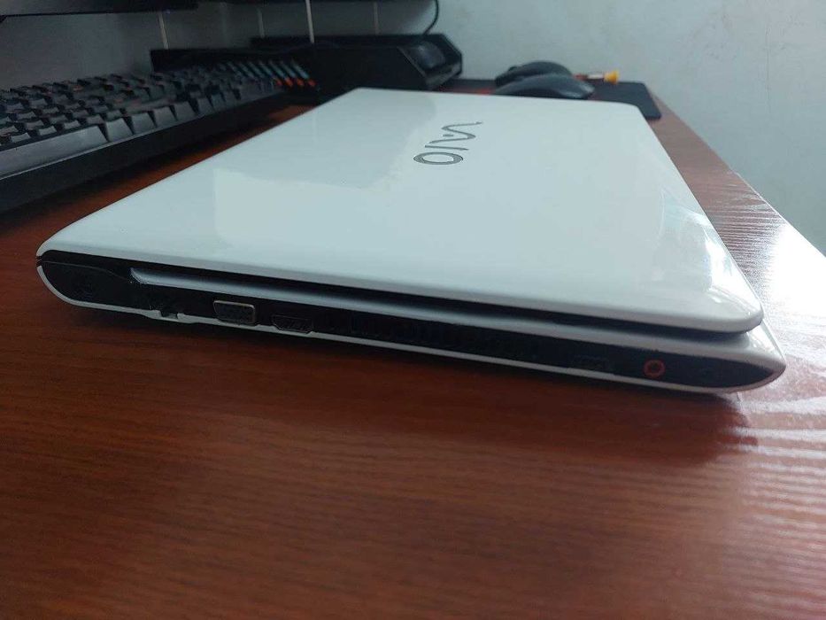 Продает ноутбук Sony Vaio
