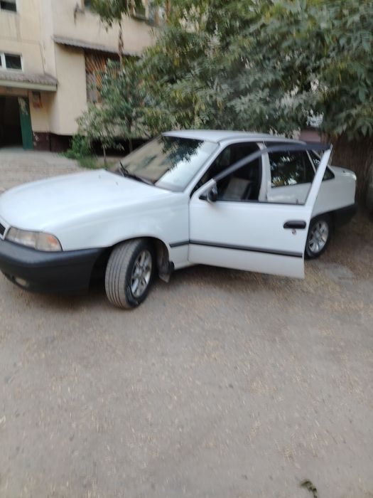 Продаю машину. Нексия  1  1998г
