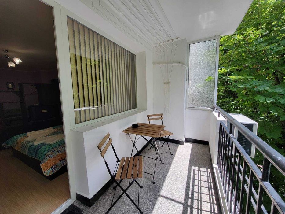 Дава се под наем Тристаен апартамент в Русе, Център - 80 кв.м за 357 € - Снимка #16