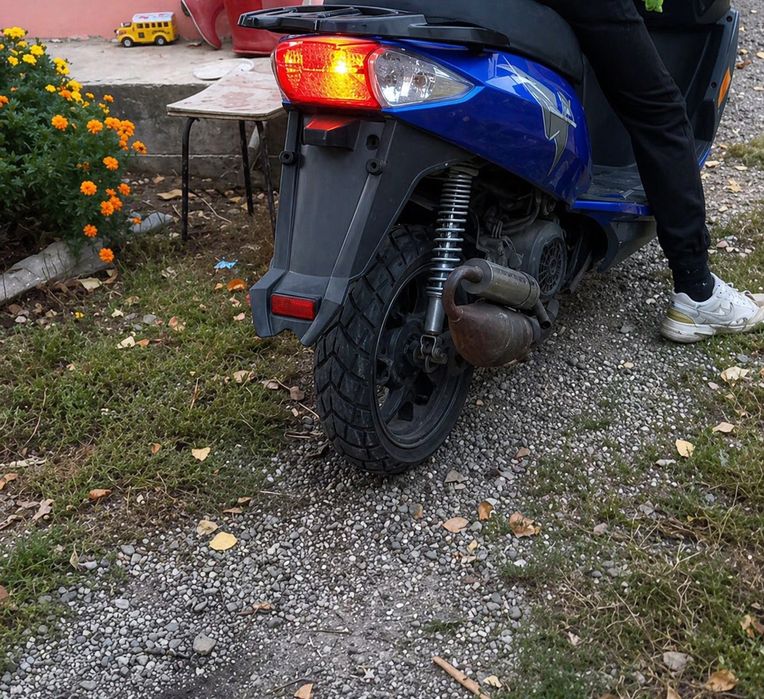 Продам скутер         .