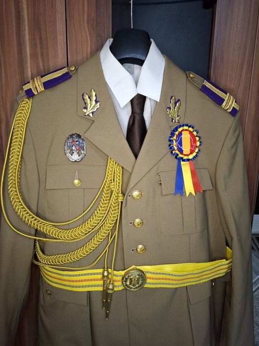 Costum militar Exceptiol de Colonel Logistică