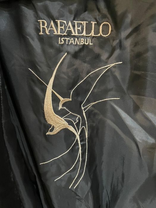 Продам куртку парку женскую и кепки