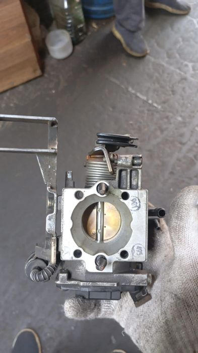 Нижняя часть моновпрыска гольф 3, венто,пассат б3