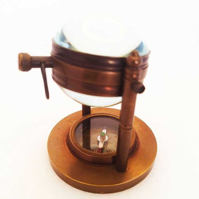 Часовник настолен с компас от бронз