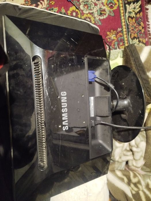 Монитор от самсунг