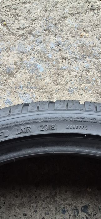 4 anvelope iarna Dunlop 285/30/21.Pretul este pe bucata.